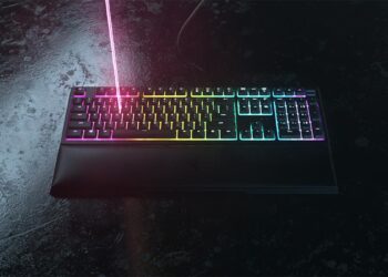 Razer presenta Ornata V2, la nuova tastiera con gli switch ibridi Mecha-Membrane
