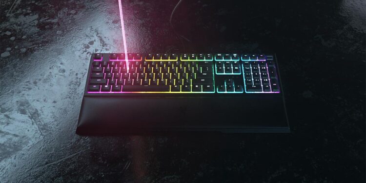 Razer presenta Ornata V2, la nuova tastiera con gli switch ibridi Mecha-Membrane