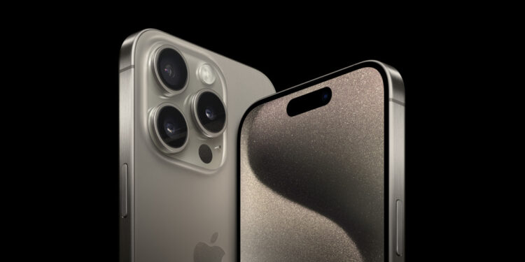Iphone 15 Pro Max, il top Apple torna disponibile e in offerta: ecco dove trovarlo (AGGIORNATA)